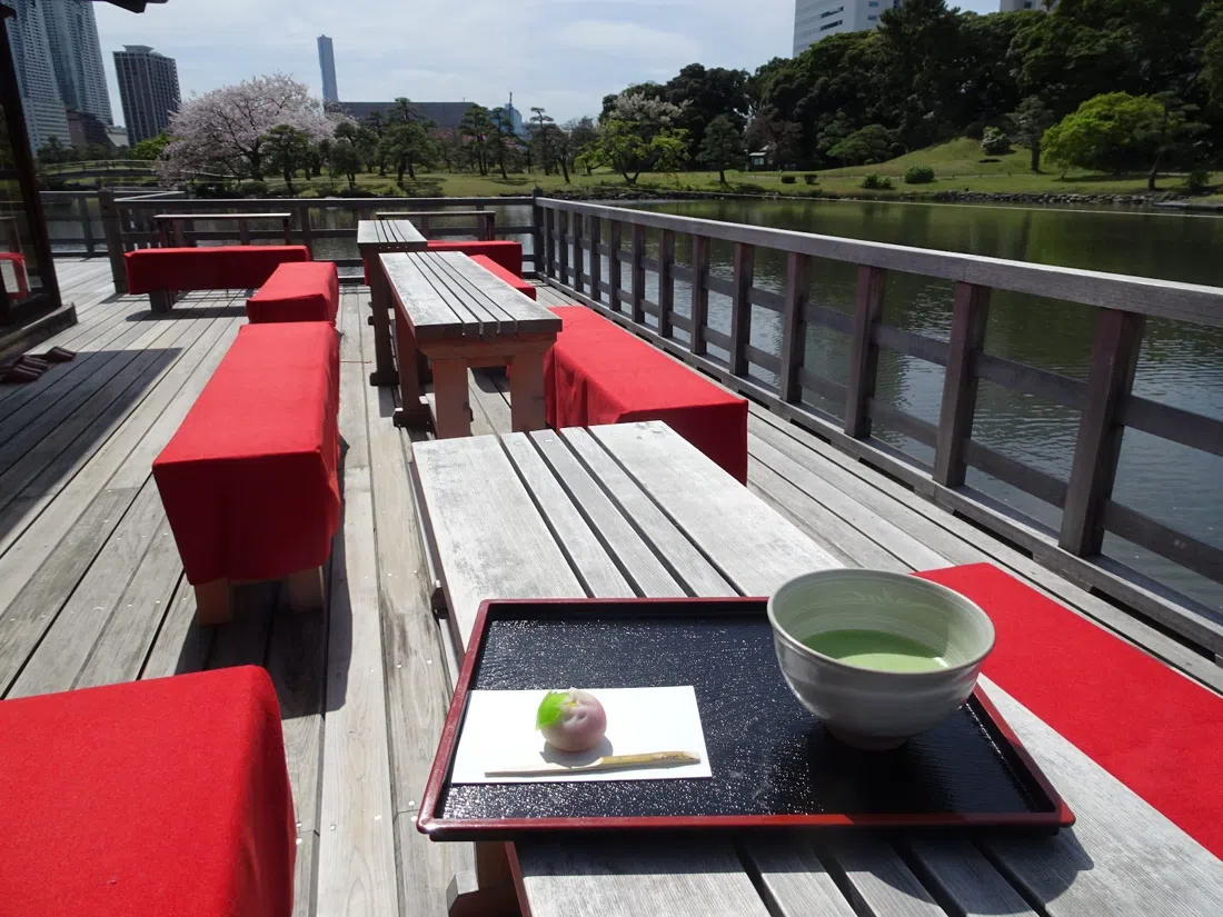 Hama-rikyu-Gärten (mit Teehaus Nakajima-no-Ochaya), Tokio