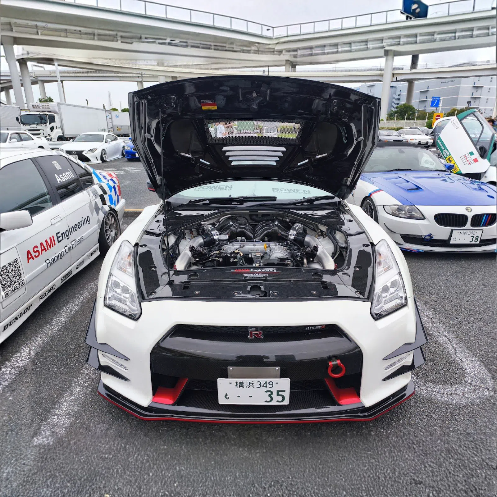 Medianoche en Daikoku PA: Dentro de la escena automovilística subterránea de Tokio