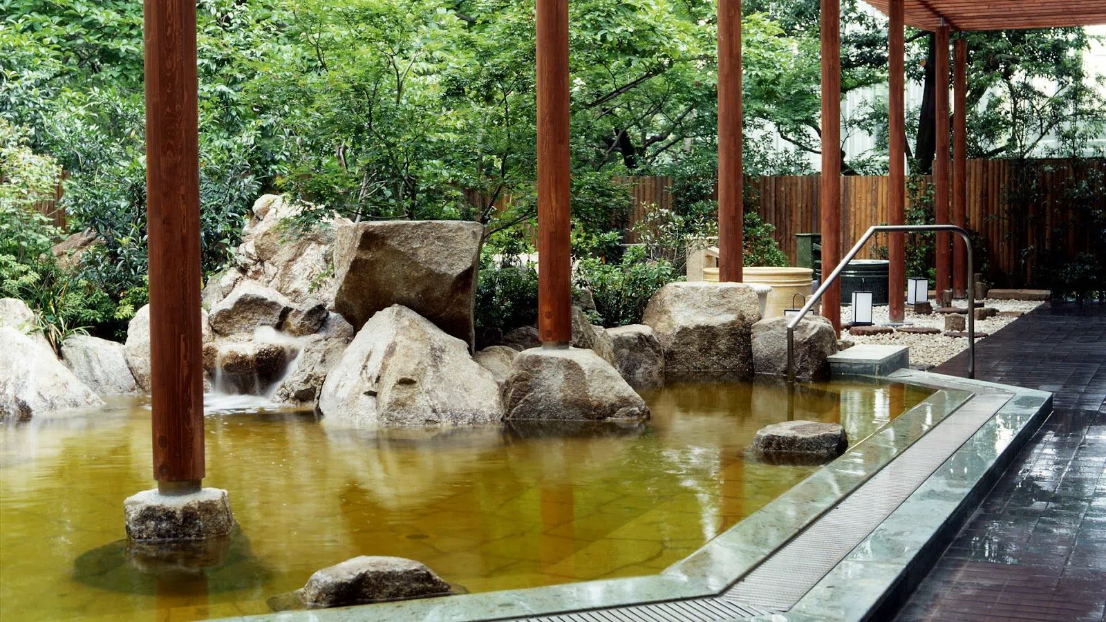 Toshimaen Niwa no Yu, Tóquio